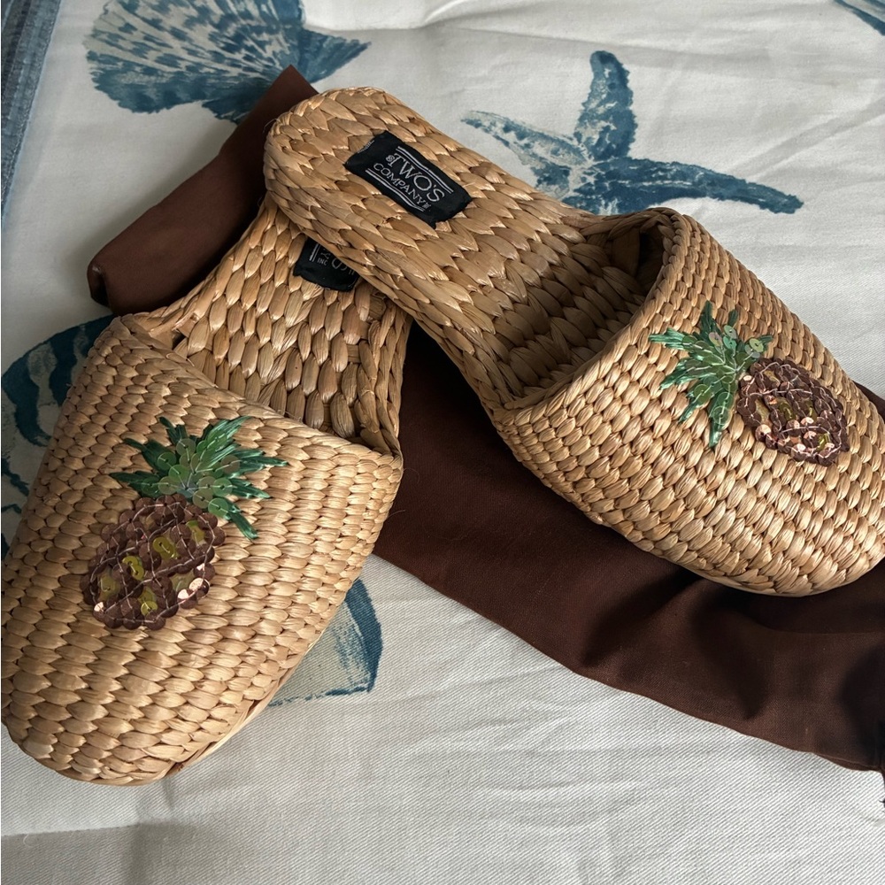 Raffia seagrass slippers